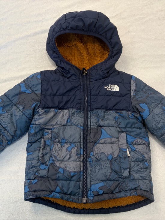 The North Face Other - The North Face Boys Navy & Blue Camo-Print Hooded Puffer Jacket